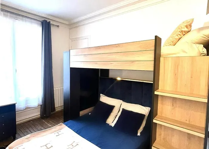 Quai De Seine Tour Eiffel Trocadéro * Paris