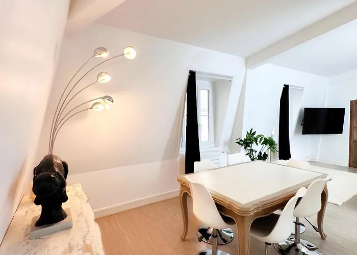 Quai De Seine Tour Eiffel Trocadéro *