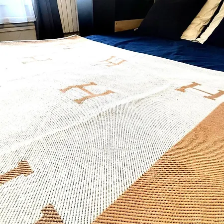 Quai De Seine Tour Eiffel Trocadero